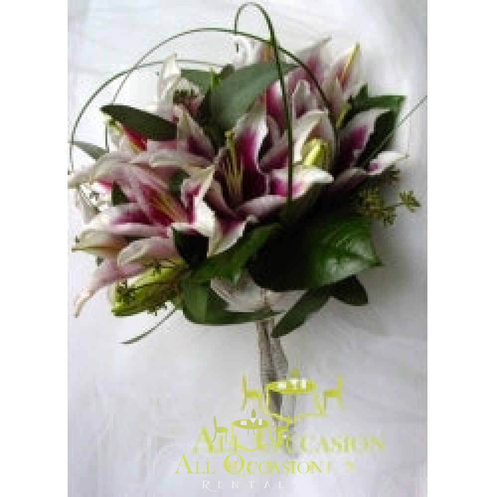 Beautiful Bouquets Flowers arrangement with lilies and greenery for weddings.
