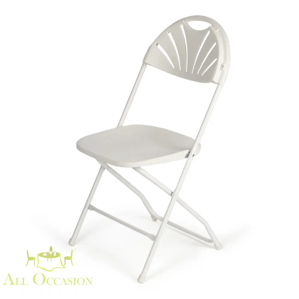 Fan plastic folding chairs White, elegant fan-back design, perfect for weddings and events, great comfort and versatility.