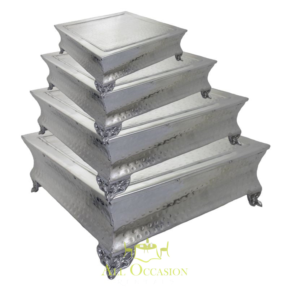 Hammed square cake stand set for Corona party rentals, ideal for elegant events and weddings.