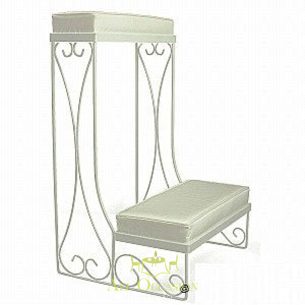 Kneeling bench in white, ideal for weddings and events from Corona party rentals, perfect for elegant ceremonies.