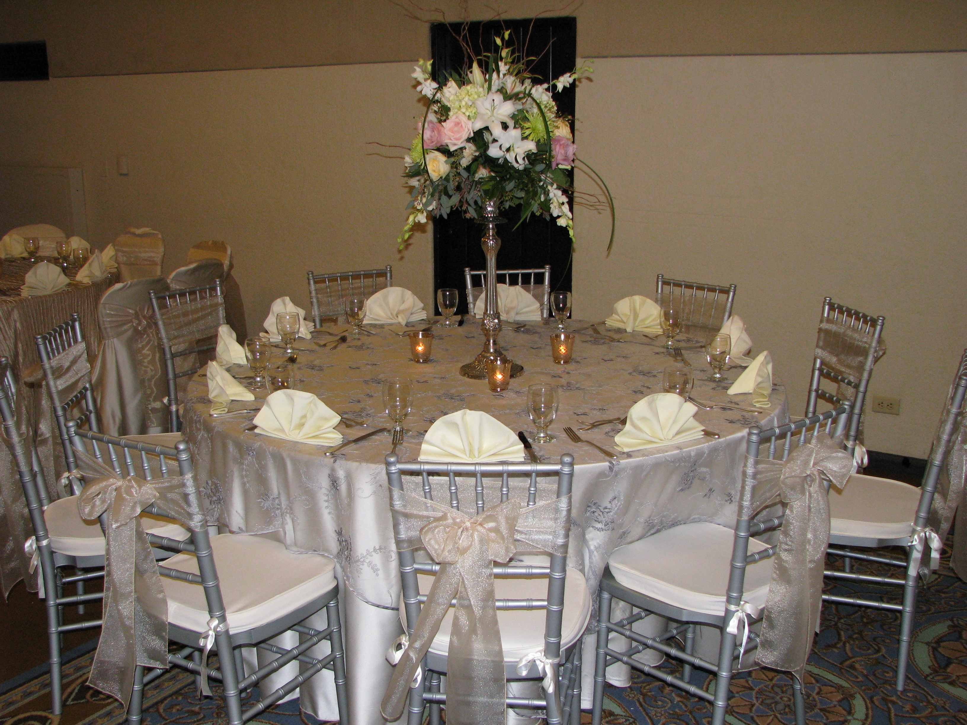 132" Round Polyester Tablecloth